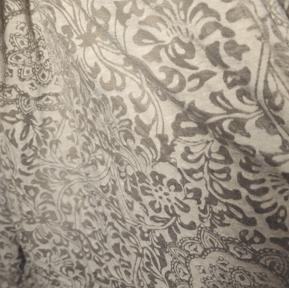 Source Unknown Gray Floral Scarf - Picture 2 of 2